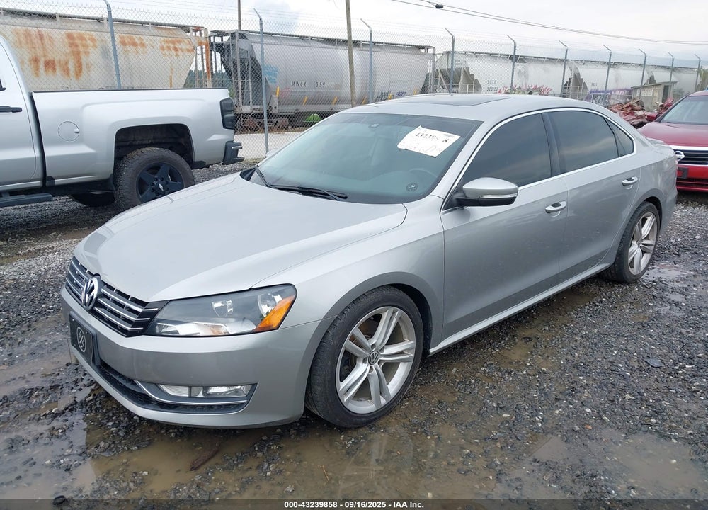 2014 VOLKSWAGEN PASSAT 3.6L V6 SE VIN: 1VWBM7A34EC096667