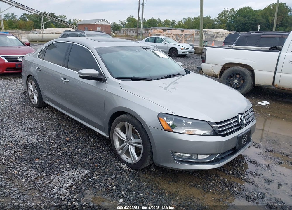 2014 VOLKSWAGEN PASSAT 3.6L V6 SE VIN: 1VWBM7A34EC096667