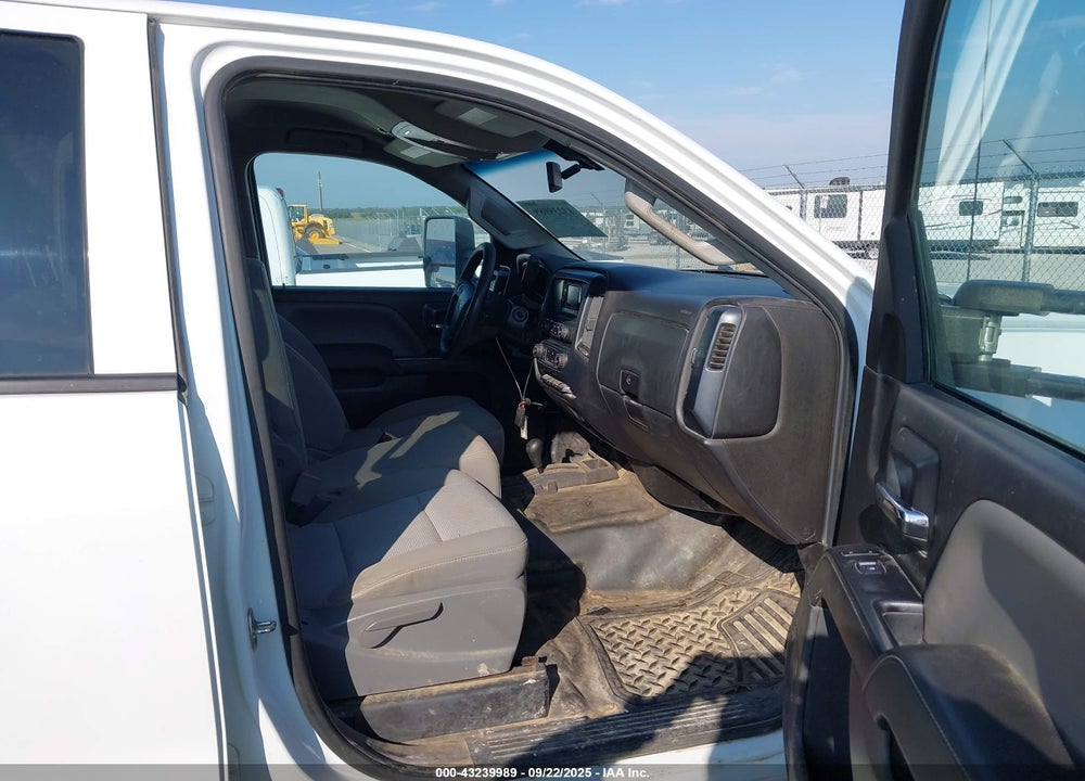 2015 CHEVROLET SILVERADO 3500HD WT VIN: 1GC4KYC88FF593933