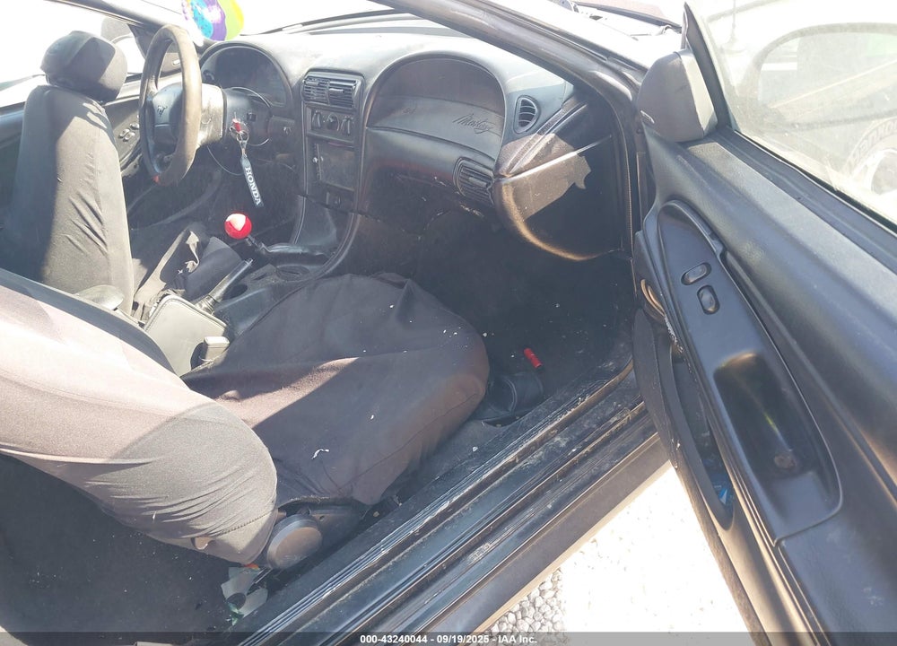2001 FORD MUSTANG VIN: 1FAFP40471F227223