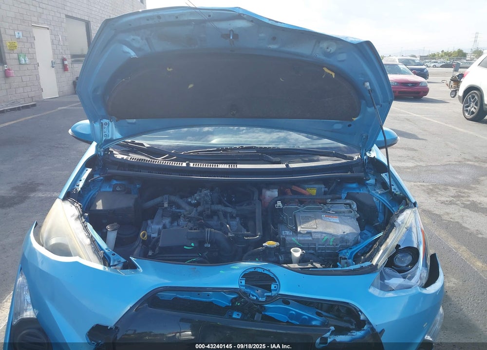 2015 TOYOTA PRIUS C TWO VIN: JTDKDTB32F1109648