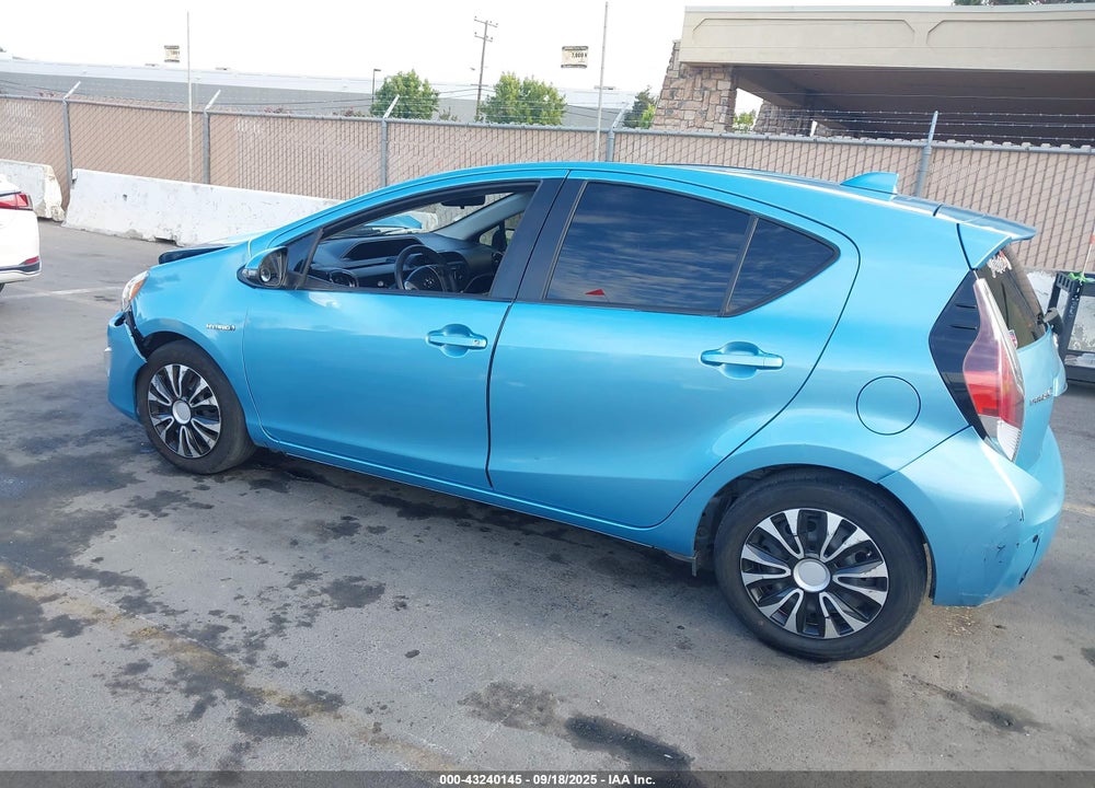 2015 TOYOTA PRIUS C TWO VIN: JTDKDTB32F1109648