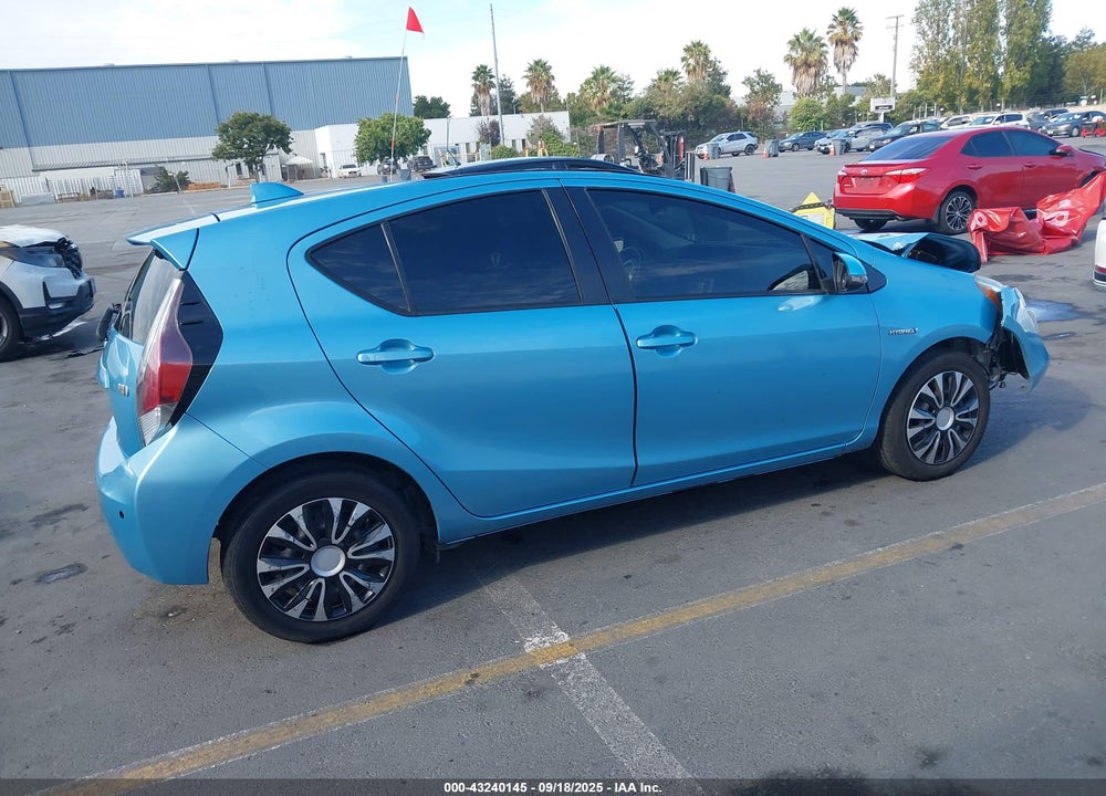 2015 TOYOTA PRIUS C TWO VIN: JTDKDTB32F1109648