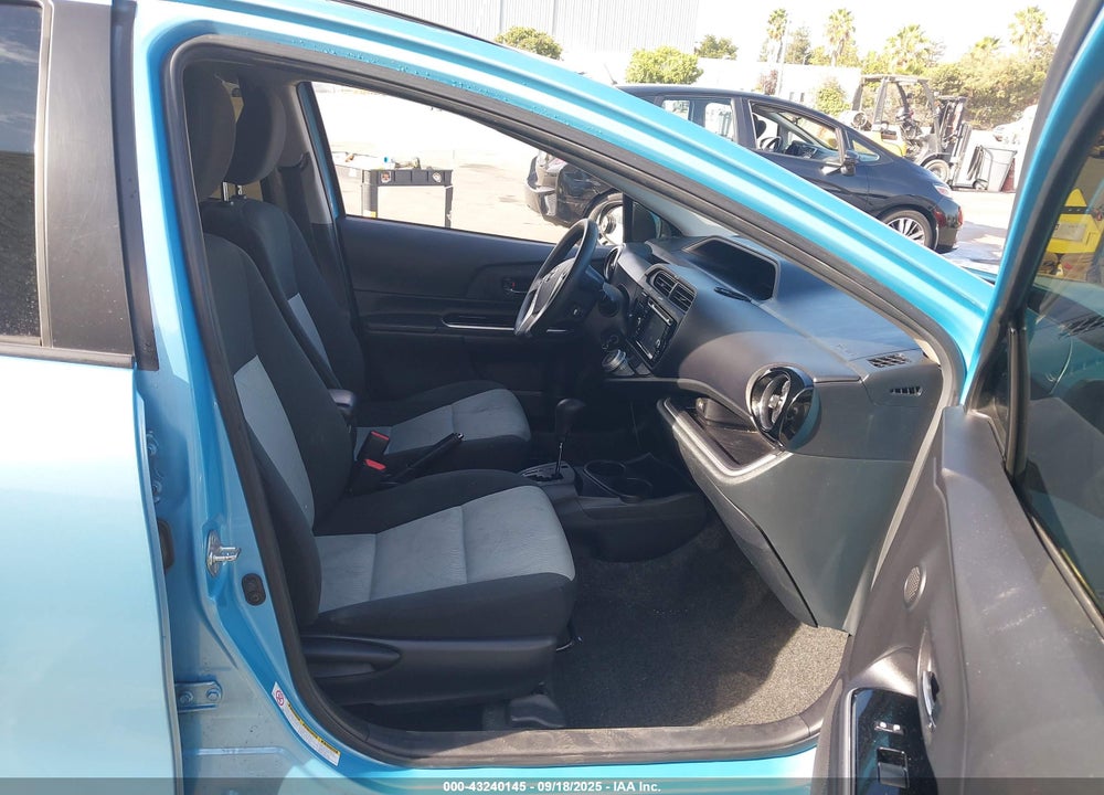 2015 TOYOTA PRIUS C TWO VIN: JTDKDTB32F1109648