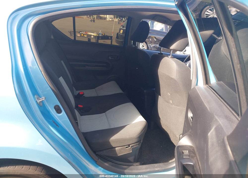 2015 TOYOTA PRIUS C TWO VIN: JTDKDTB32F1109648