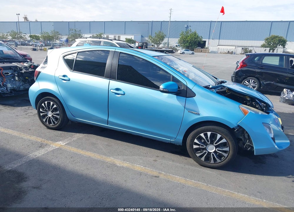 2015 TOYOTA PRIUS C TWO VIN: JTDKDTB32F1109648