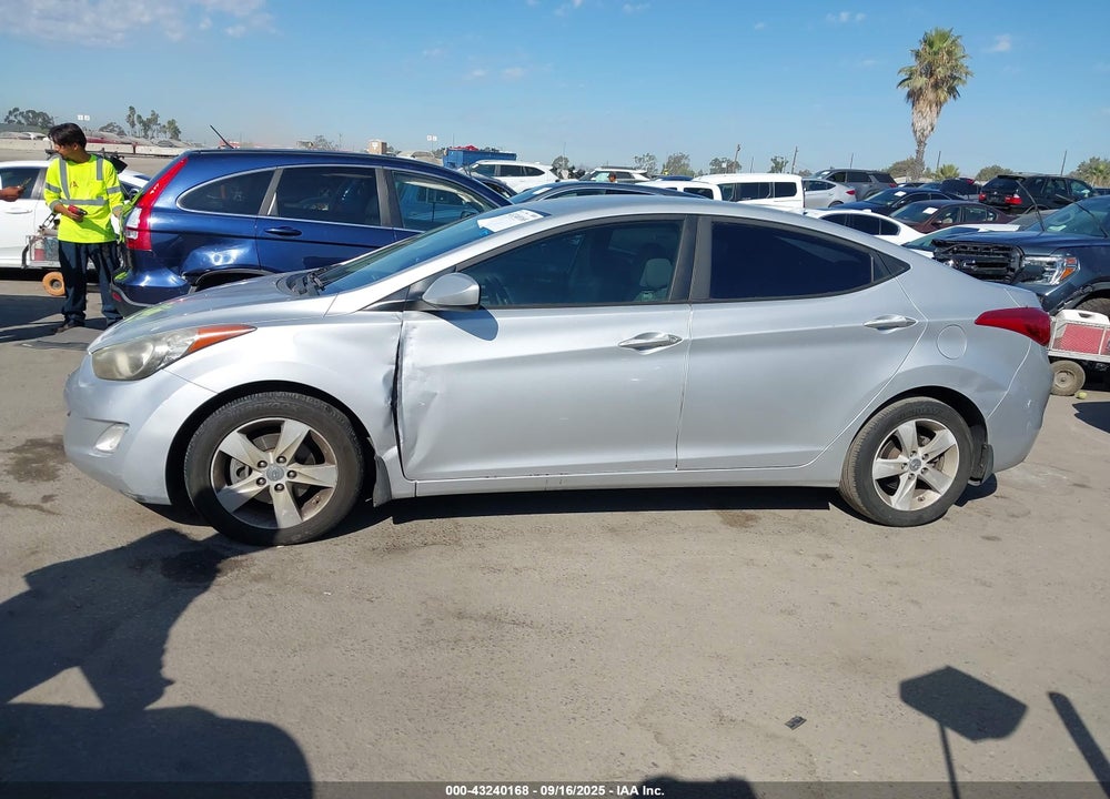 2013 HYUNDAI ELANTRA GLS VIN: KMHDH4AE1DU898596