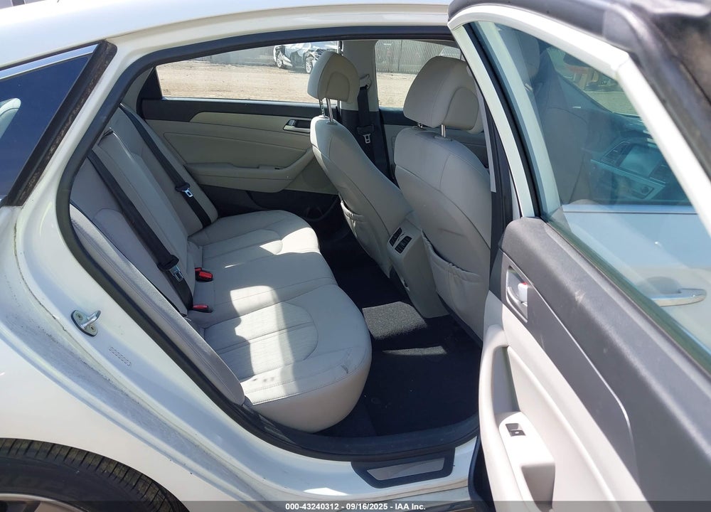 2016 HYUNDAI SONATA PLUG-IN HYBRID VIN: KMHE14L29GA021355