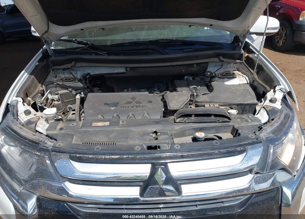 2018 MITSUBISHI OUTLANDER SE VIN: JA4AD3A33JZ040194