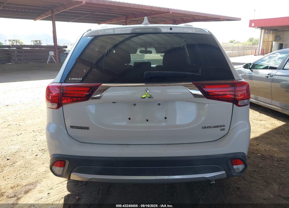 2018 MITSUBISHI OUTLANDER SE VIN: JA4AD3A33JZ040194