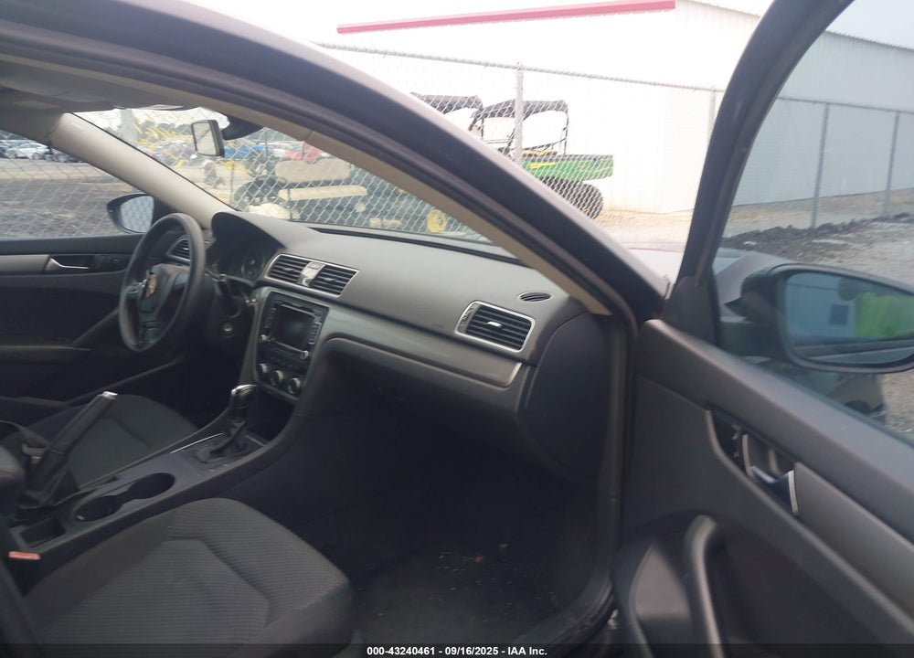 2012 VOLKSWAGEN PASSAT 2.5L S VIN: 1VWAP7A32CC041117