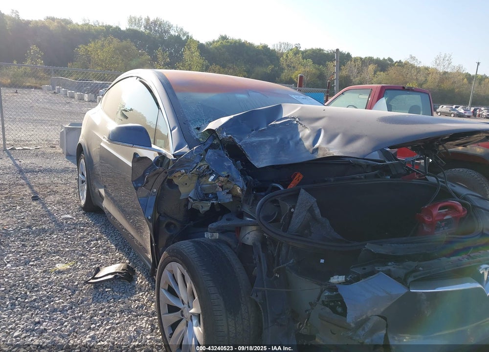 2020 TESLA MODEL X VIN: 5YJXCDE20LF263070