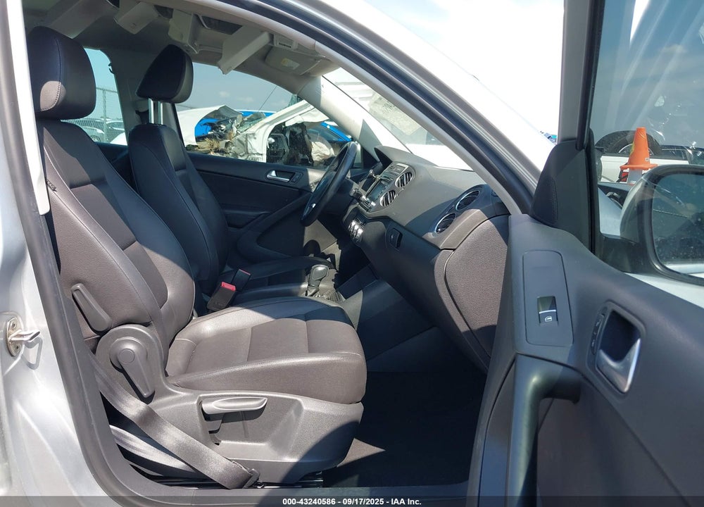 2013 VOLKSWAGEN TIGUAN SE VIN: WVGBV7AX9DW507668