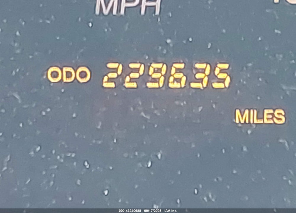 2004 LEXUS LS 430 VIN: JTHBN36F740161201
