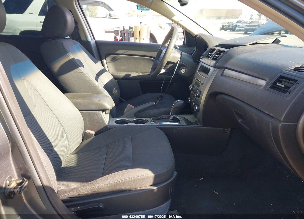 2011 FORD FUSION VIN: 3FAHP0HA4BR221721