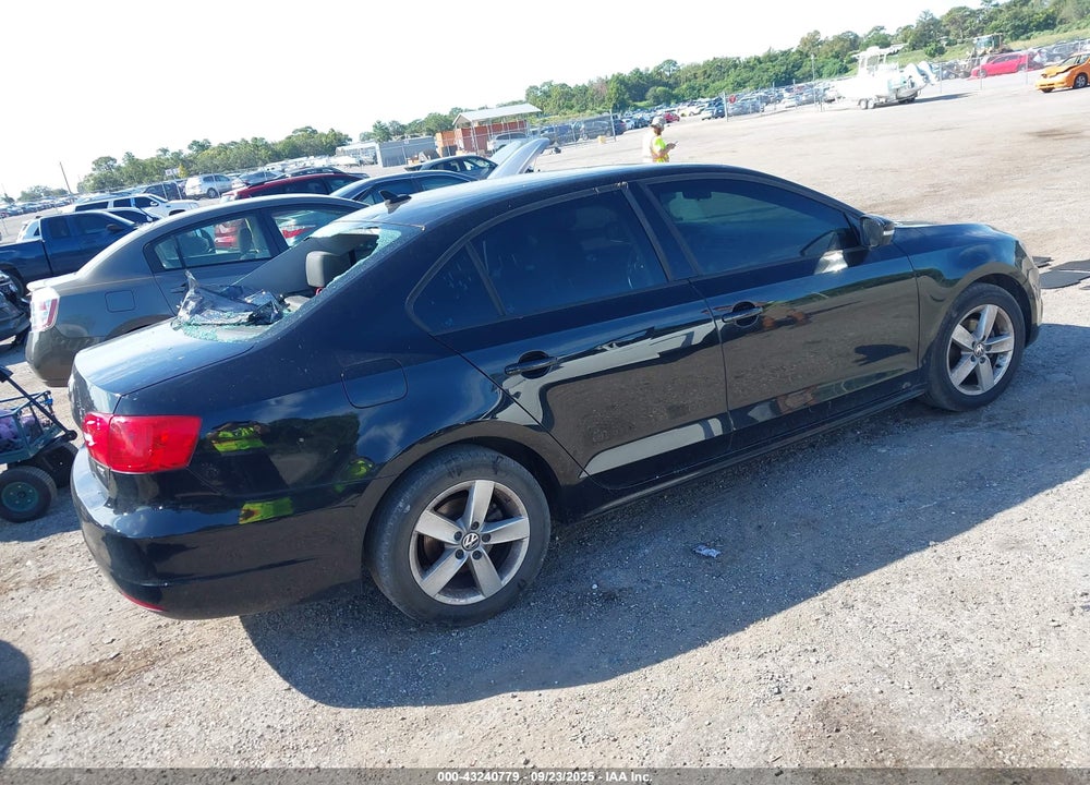 2012 VOLKSWAGEN JETTA 2.0L TDI VIN: 3VWLL7AJ7CM088130