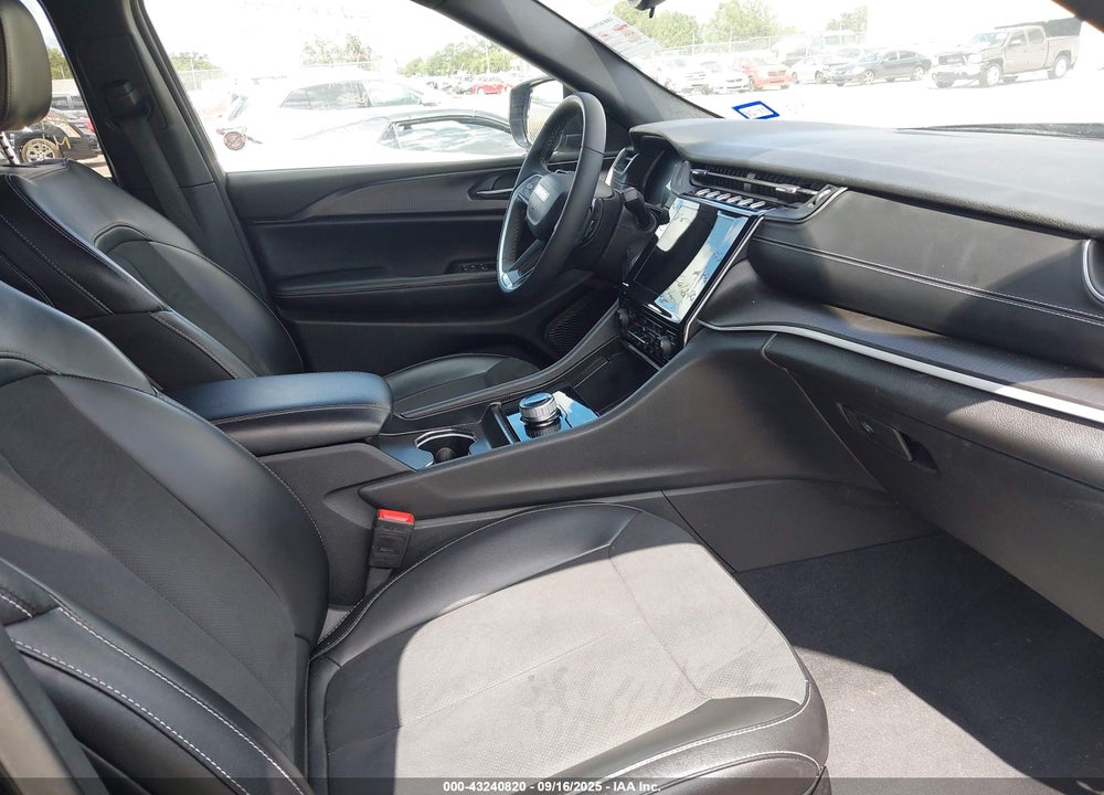 2024 JEEP GRAND CHEROKEE L VIN: 1C4RJKAG8R8517315