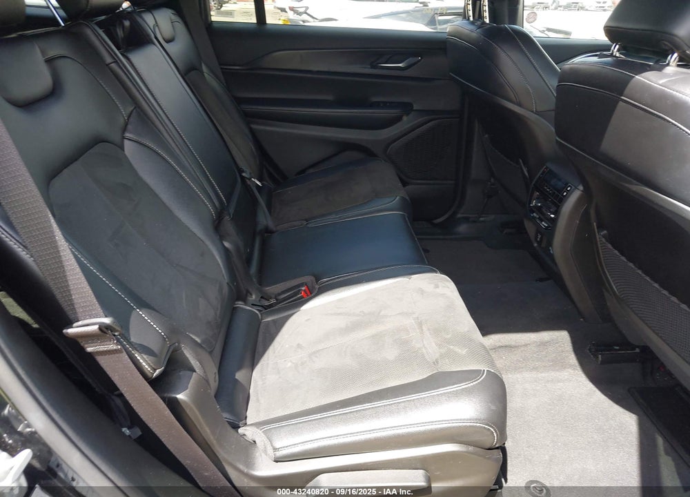 2024 JEEP GRAND CHEROKEE L VIN: 1C4RJKAG8R8517315