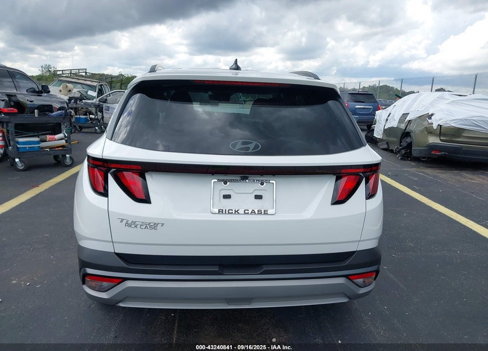 2025 HYUNDAI TUCSON SEL VIN: 5NMJB3DE0SH542353