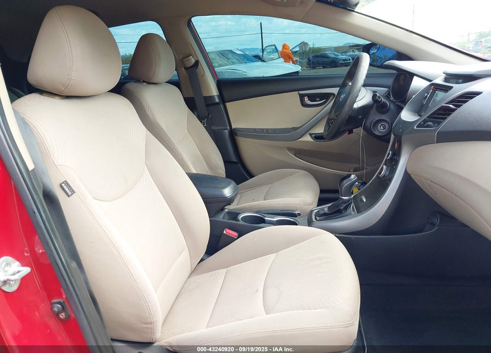 2014 HYUNDAI ELANTRA VIN: KMHDH4AE5EU117872