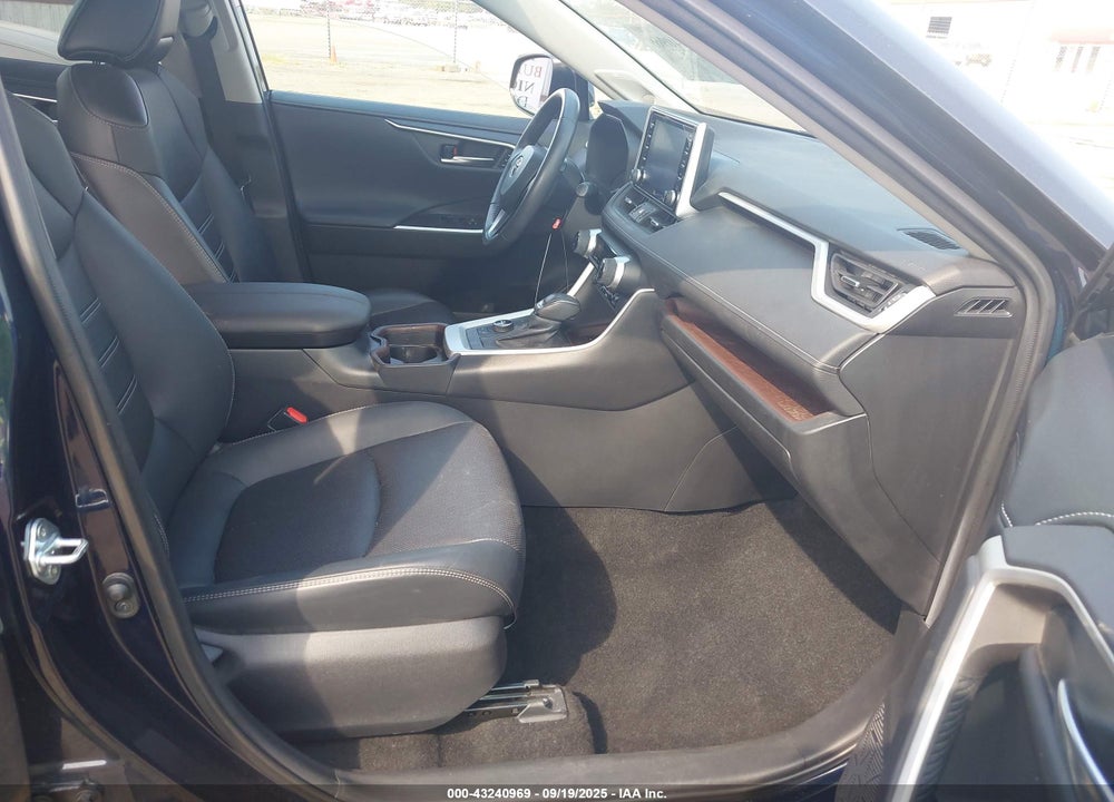 2021 TOYOTA RAV4 VIN: 2T3N1RFV0MW187364
