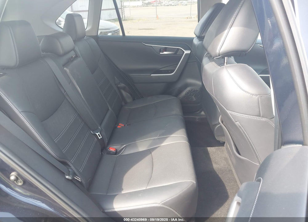 2021 TOYOTA RAV4 VIN: 2T3N1RFV0MW187364