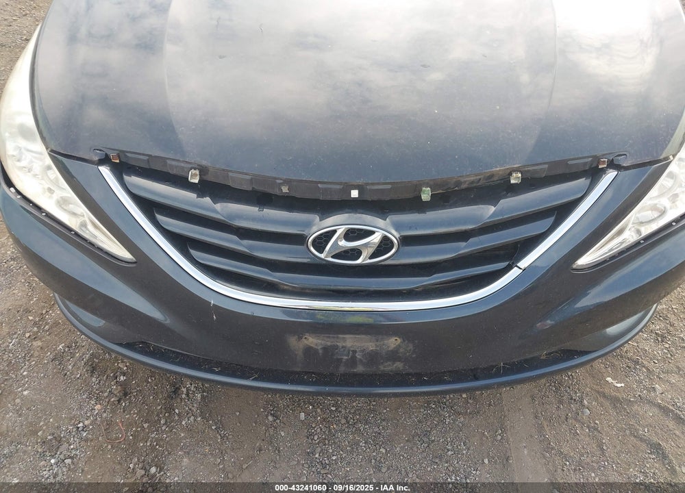 2011 HYUNDAI SONATA VIN: 5NPEB4AC5BH096049