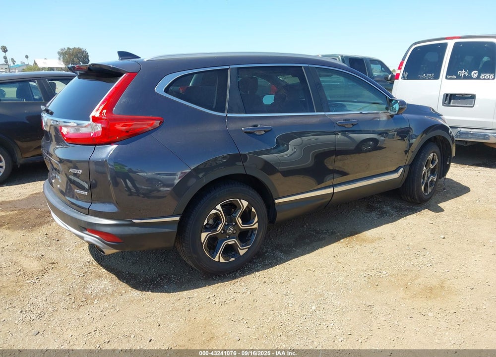 2018 HONDA CR-V VIN: 7FARW2H93JE083645
