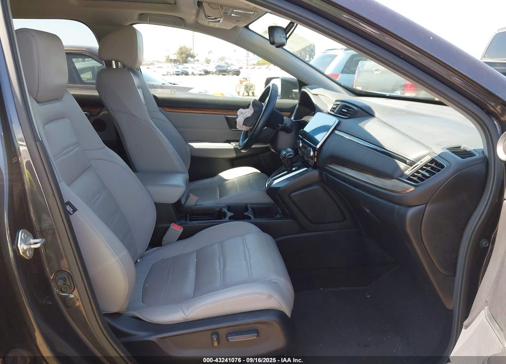 2018 HONDA CR-V VIN: 7FARW2H93JE083645