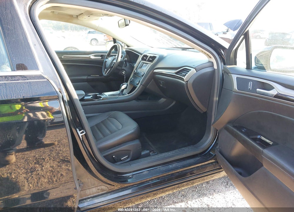 2016 FORD FUSION VIN: 1FA6P0HD7G5131880
