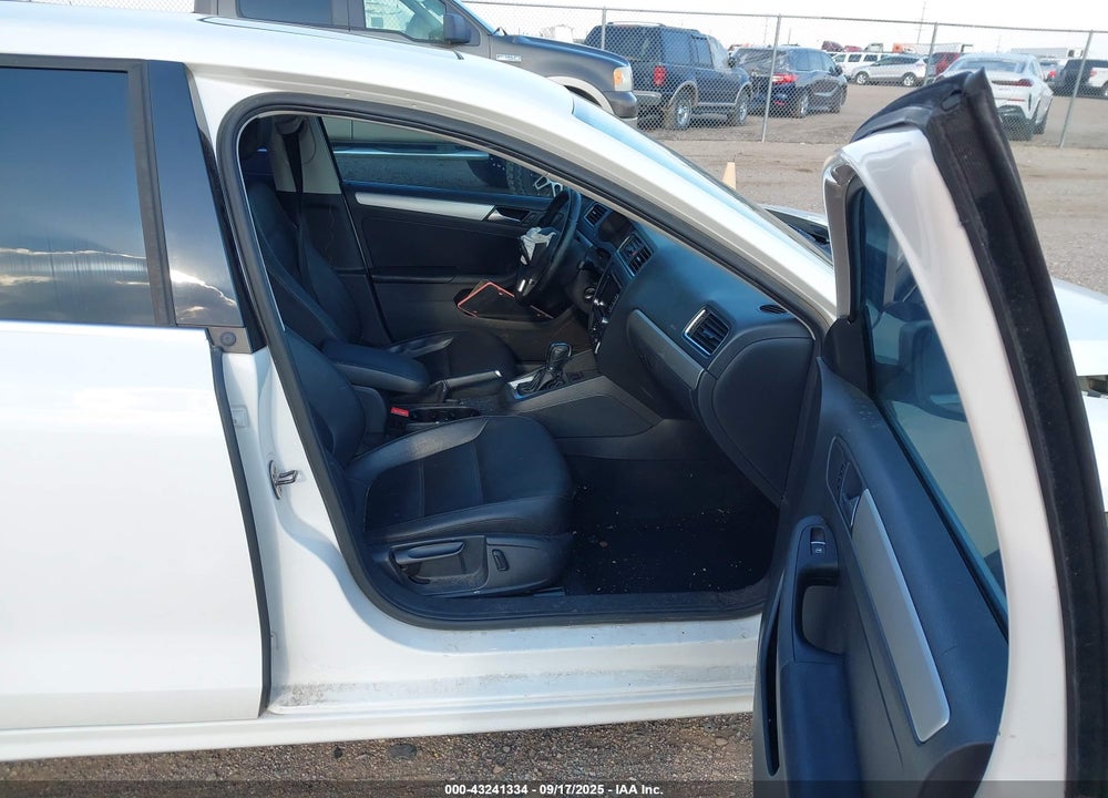 2013 VOLKSWAGEN JETTA VIN: 3VWDP7AJ5DM393071