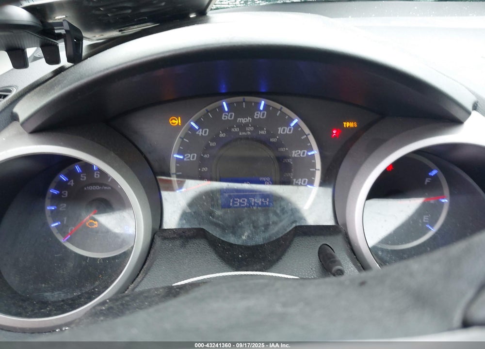 2013 HONDA FIT VIN: JHMGE8H34DC038895