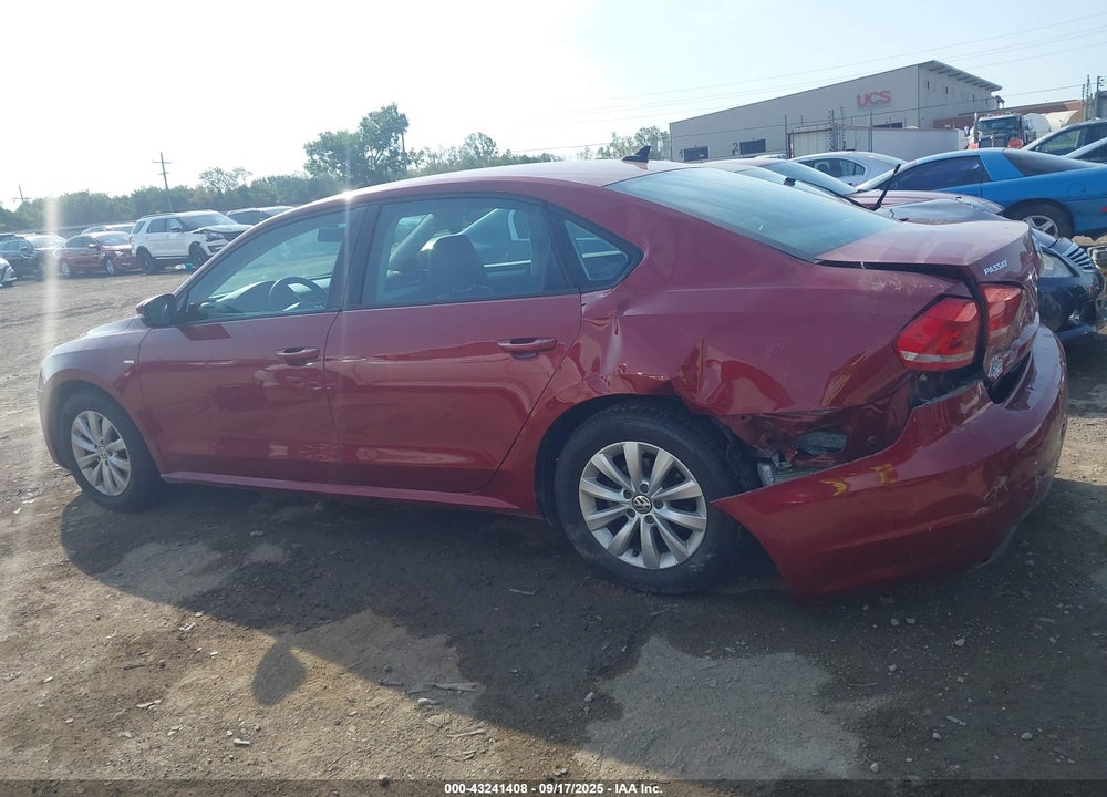 2015 VOLKSWAGEN PASSAT VIN: 1VWAT7A36FC033988