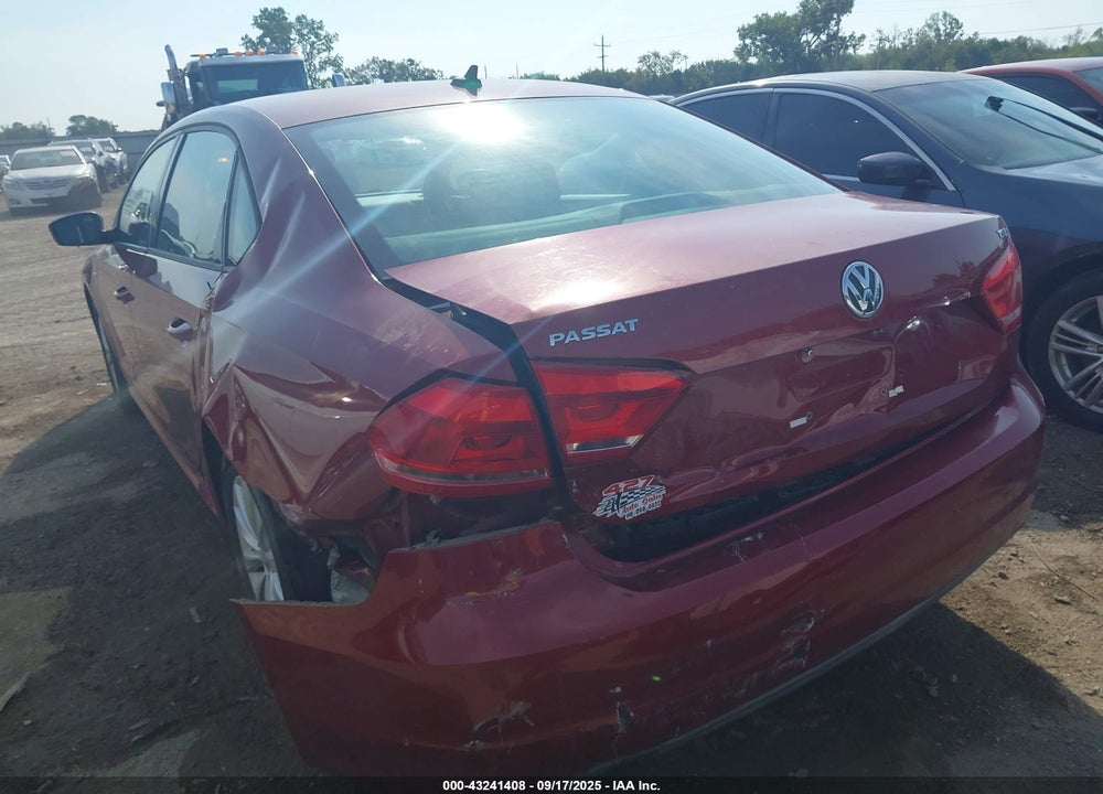 2015 VOLKSWAGEN PASSAT VIN: 1VWAT7A36FC033988