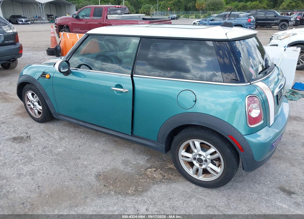 2012 MINI COOPER VIN: WMWSU3C54CT259824