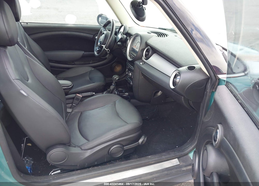 2012 MINI COOPER VIN: WMWSU3C54CT259824