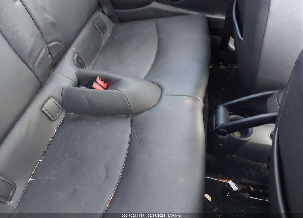 2012 MINI COOPER VIN: WMWSU3C54CT259824