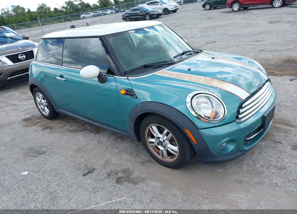 2012 MINI COOPER VIN: WMWSU3C54CT259824