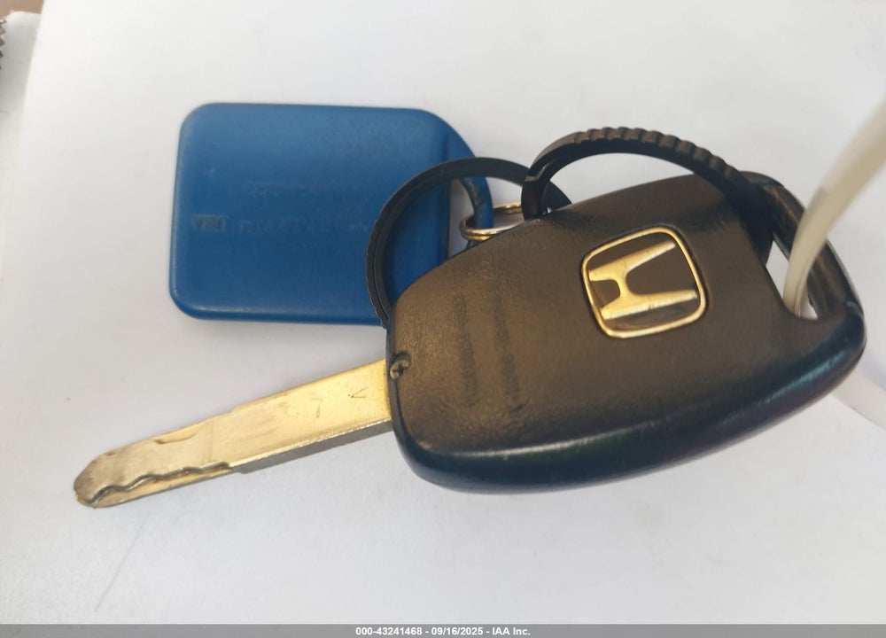 2004 HONDA ACCORD 3.0 EX VIN: 1HGCM66584A064019