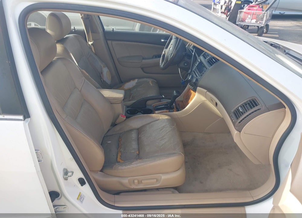 2004 HONDA ACCORD 3.0 EX VIN: 1HGCM66584A064019