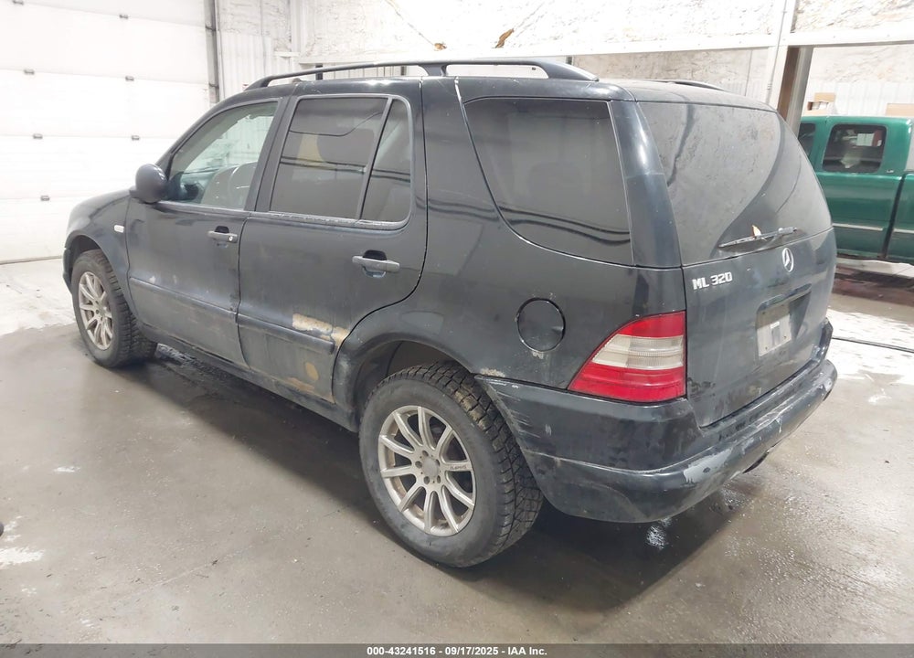 1999 MERCEDES-BENZ ML 320 VIN: 4JGAB54E7XA141858