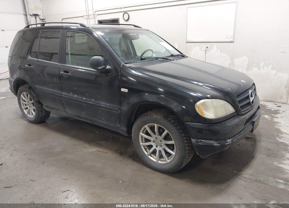 1999 MERCEDES-BENZ ML 320 VIN: 4JGAB54E7XA141858
