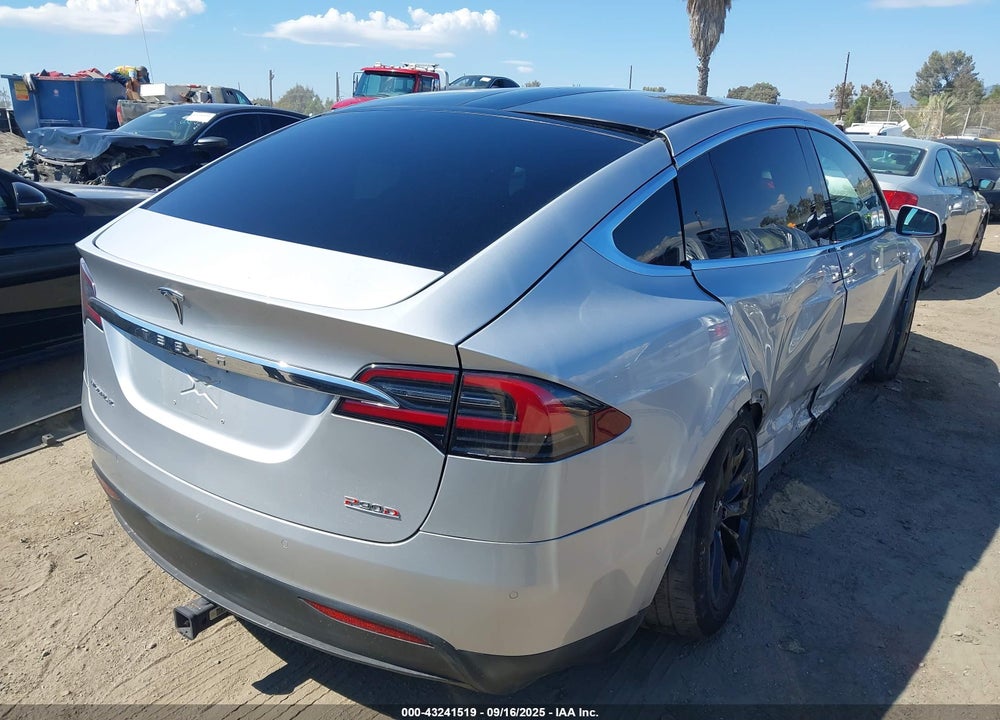 2016 TESLA MODEL X VIN: 5YJXCBE4XGF007823