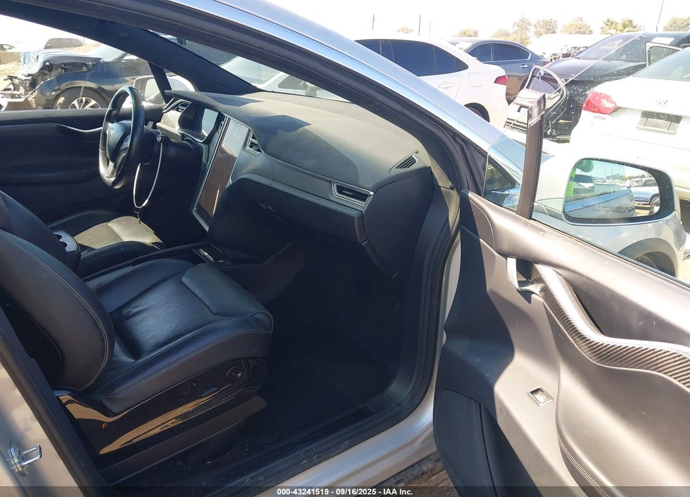 2016 TESLA MODEL X VIN: 5YJXCBE4XGF007823
