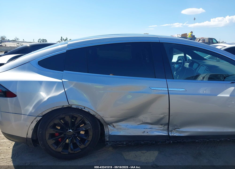 2016 TESLA MODEL X VIN: 5YJXCBE4XGF007823
