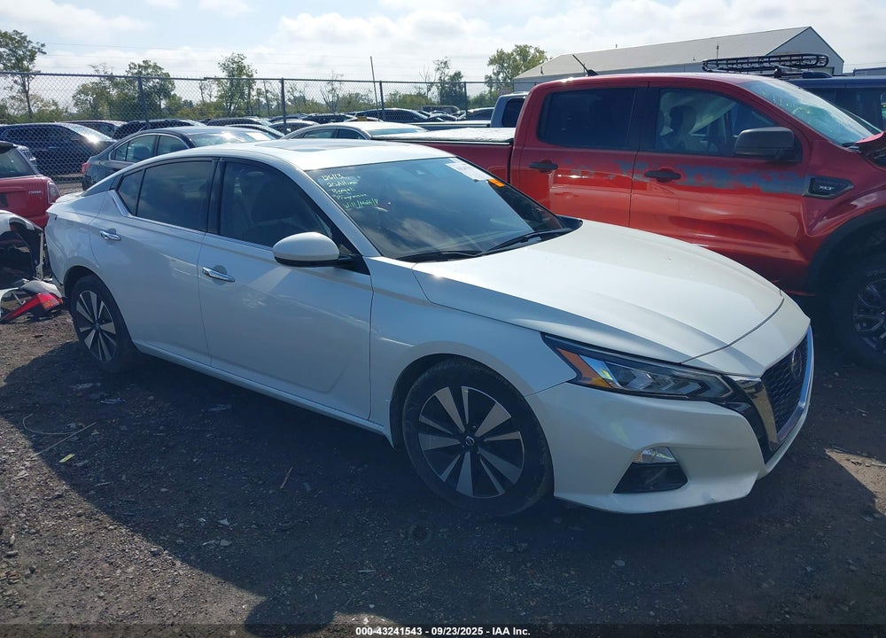 2020 NISSAN ALTIMA SV FWD VIN: 1N4BL4DV1LC153069