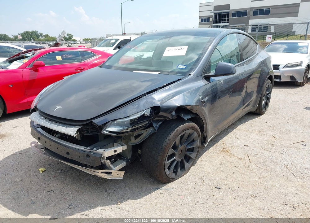 2024 TESLA MODEL Y LONG RANGE DUAL MOTOR ALL-WHEEL DRIVE/RWD VIN: 7SAYGDED7RA324921