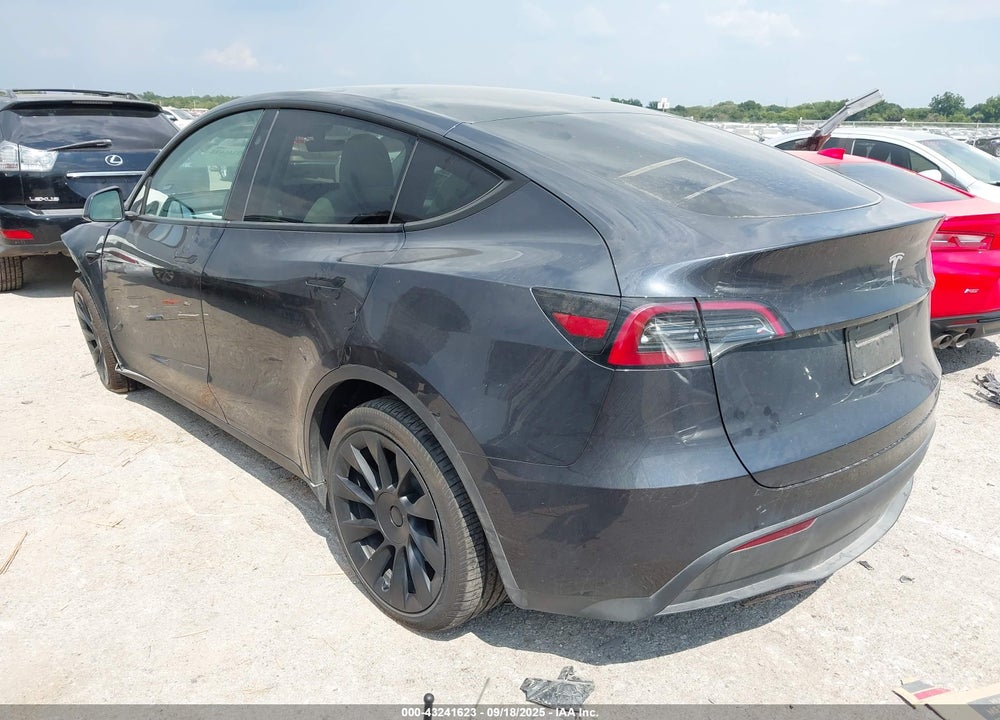 2024 TESLA MODEL Y LONG RANGE DUAL MOTOR ALL-WHEEL DRIVE/RWD VIN: 7SAYGDED7RA324921