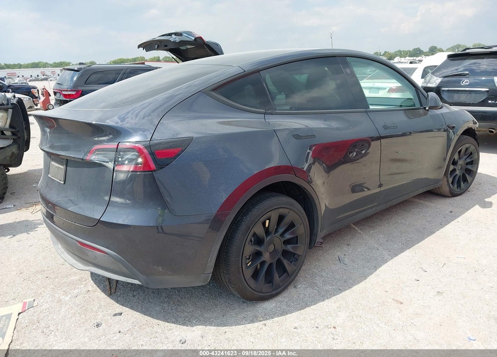2024 TESLA MODEL Y LONG RANGE DUAL MOTOR ALL-WHEEL DRIVE/RWD VIN: 7SAYGDED7RA324921