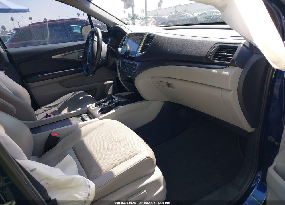 2017 HONDA RIDGELINE VIN: 5FPYK3F62HB001486